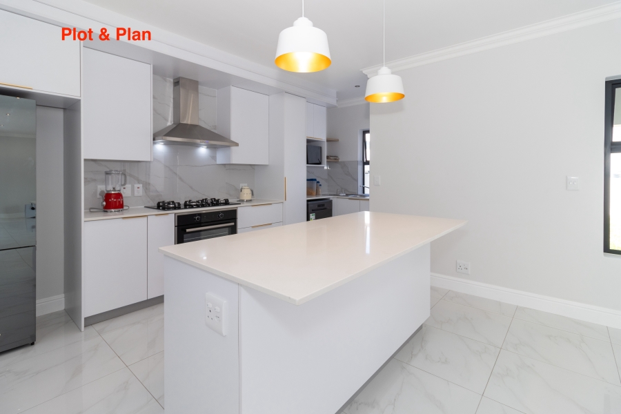 3 Bedroom Property for Sale in Flamingo Vlei Western Cape